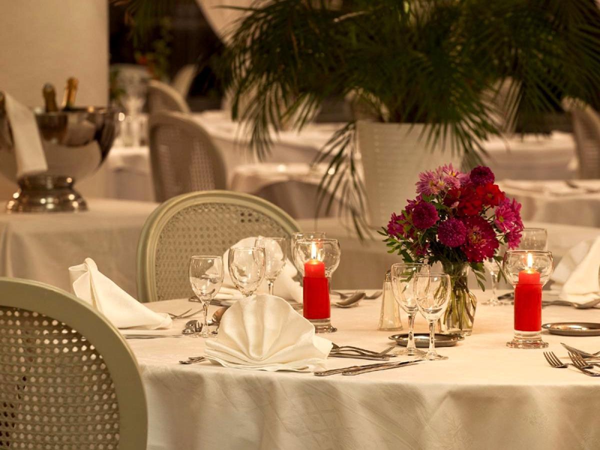 Logis Hotel Royal Saint-Mart Руая Екстер'єр фото