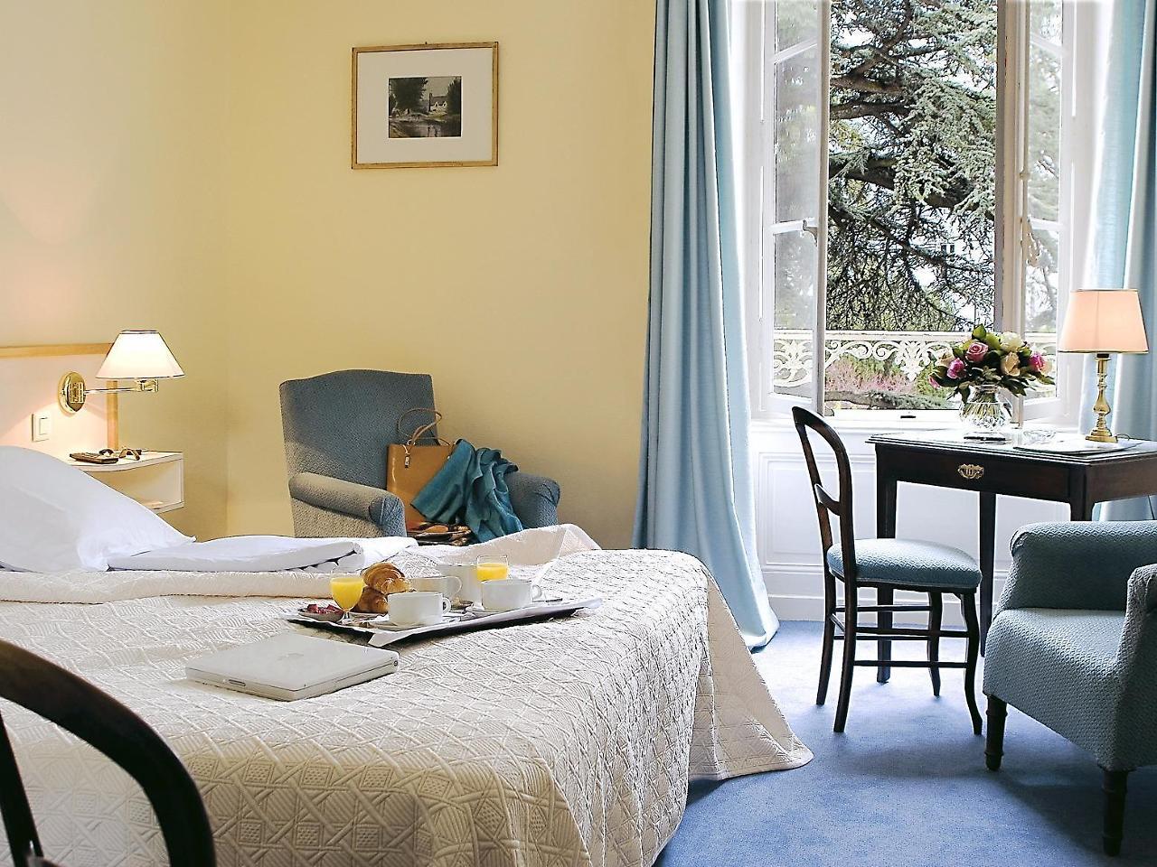Logis Hotel Royal Saint-Mart Руая Екстер'єр фото