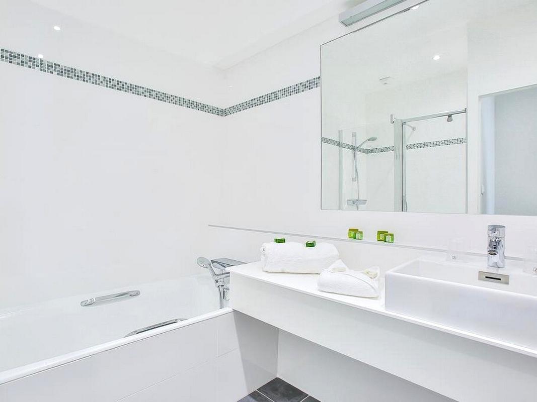 Logis Hotel Royal Saint-Mart Руая Екстер'єр фото