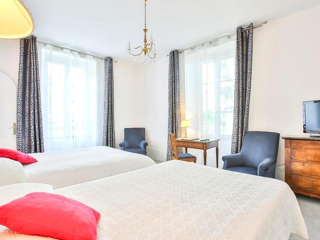 Logis Hotel Royal Saint-Mart Руая Екстер'єр фото