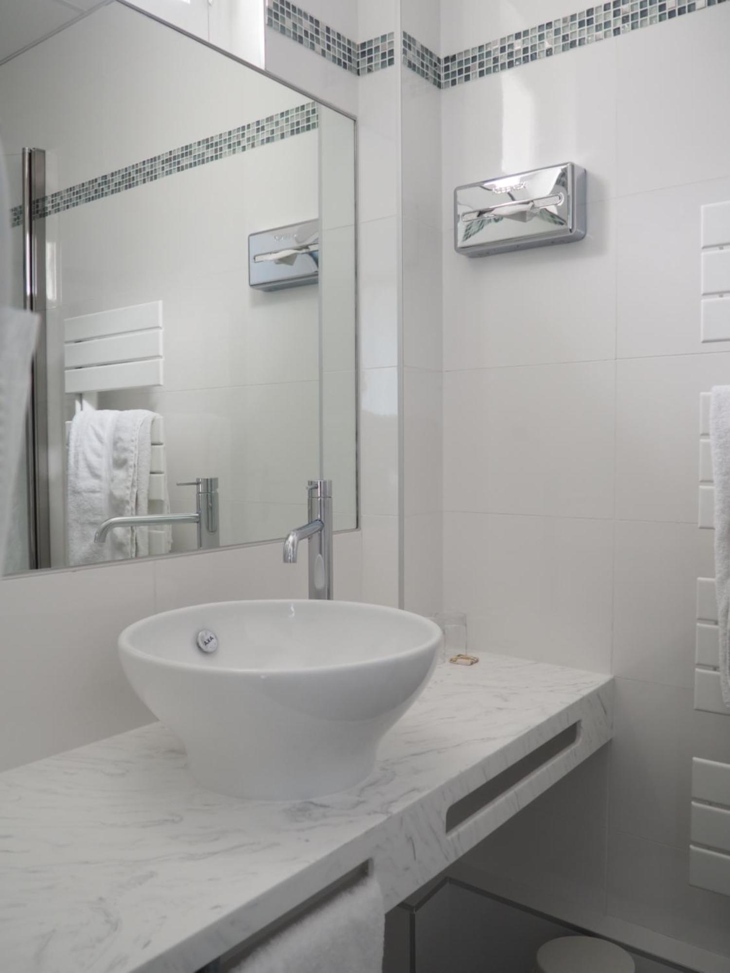 Logis Hotel Royal Saint-Mart Руая Екстер'єр фото