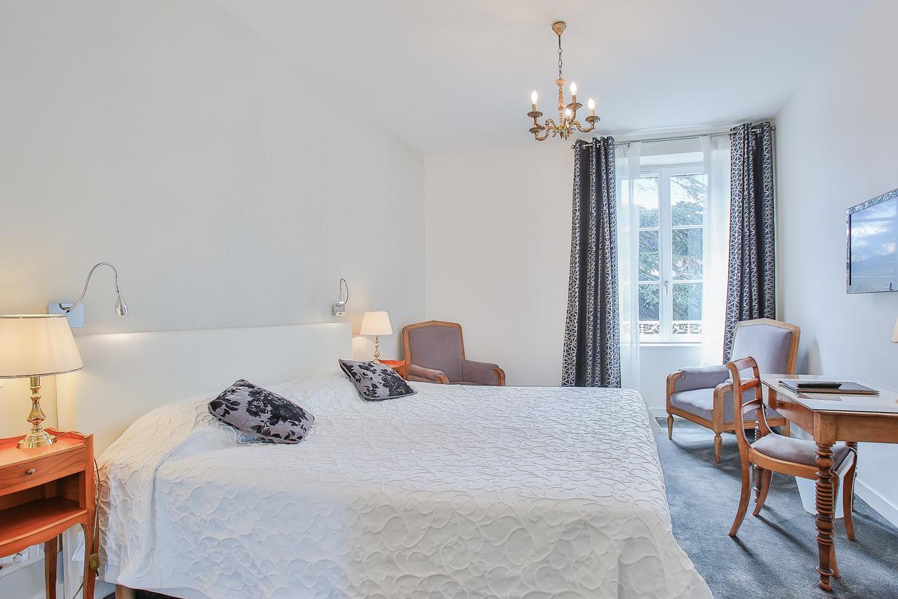 Logis Hotel Royal Saint-Mart Руая Екстер'єр фото
