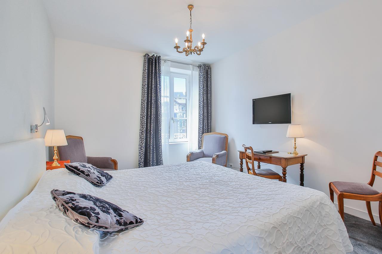 Logis Hotel Royal Saint-Mart Руая Екстер'єр фото